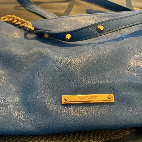 💥3/$25💥 Blue Nine West purse⭐️ - Picture 3 of 6